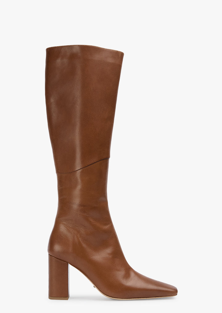 Foxy Toffee Como